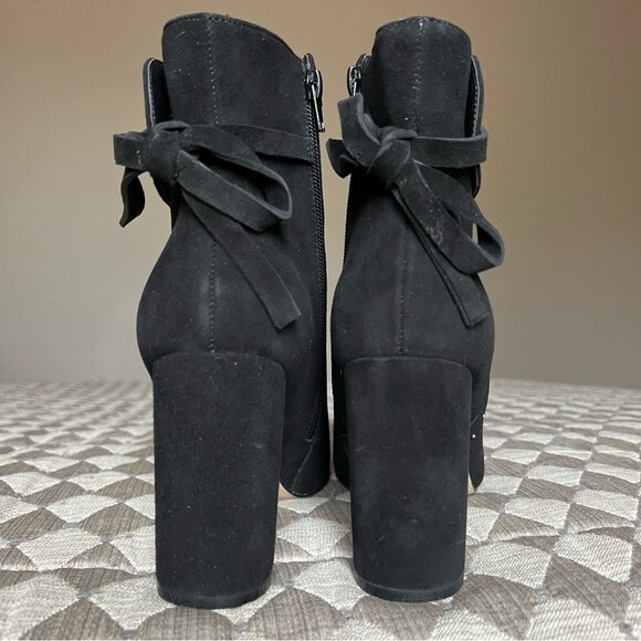 Chelsea & Violet Miley Black Suede Block Heel Ankle Boots w/ Gold Rivets Sz 8.5 - Picture 8 of 14
